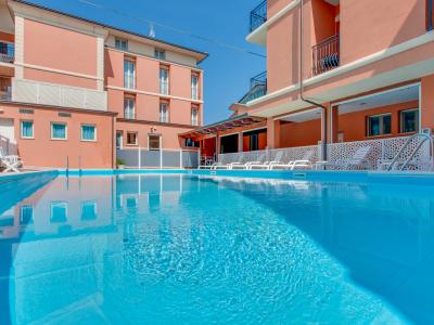 hoteldelavillecesenatico it offerta-speciale-9-colli-per-gara-a-cesenatico-in-hotel-sul-mare 020