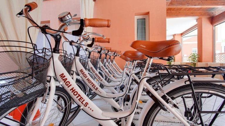 hoteldelavillecesenatico it offerta-speciale-9-colli-per-gara-a-cesenatico-in-hotel-sul-mare 017