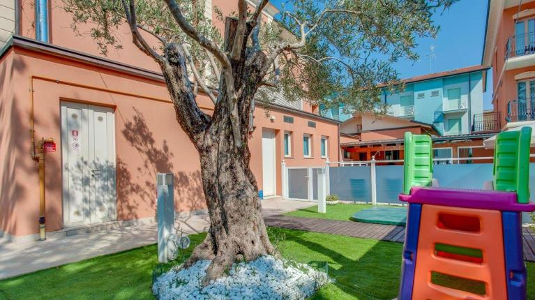 hoteldelavillecesenatico en august-all-inclusive-at-3-star-seafront-hotel-with-pool-in-cesenatico 017