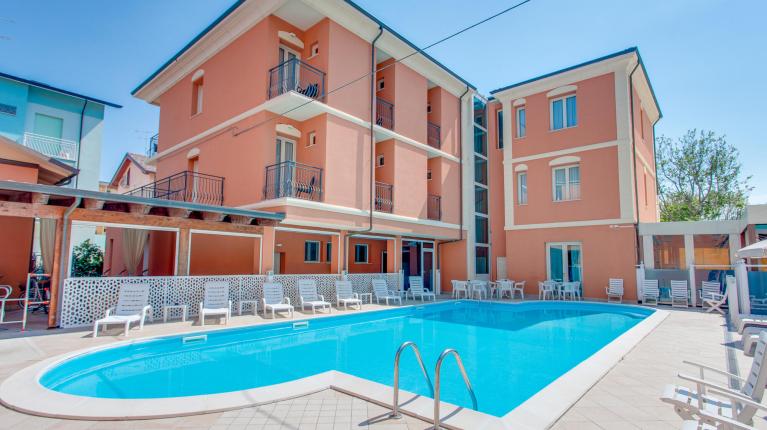 hoteldelavillecesenatico en special-offer-may-in-three-star-hotel-facing-the-sea-all-inclusive 014