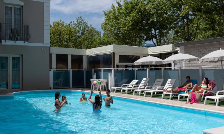 hoteldelavillecesenatico en august-all-inclusive-offer-in-cesenatico-with-your-family-with-discounts 013