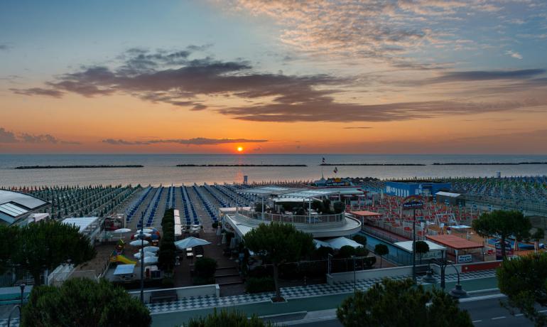 hoteldelavillecesenatico en august-all-inclusive-offer-in-cesenatico-with-your-family-with-discounts 017